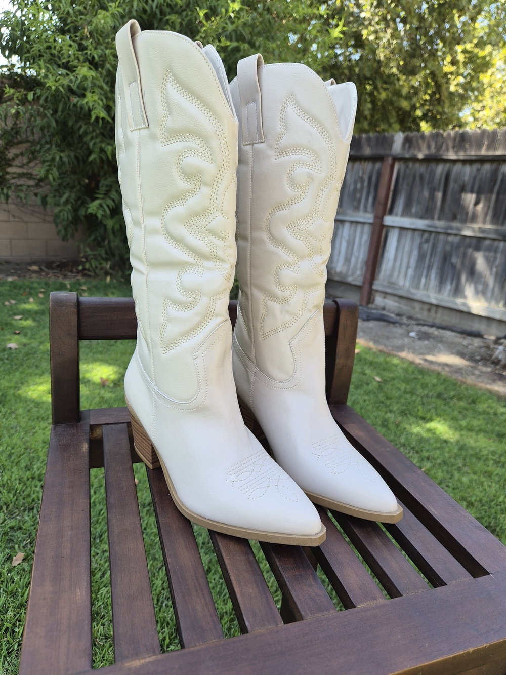 ✨ NWOB Journee Collection Chantry White Cowgirl Boots ✨ Size 7